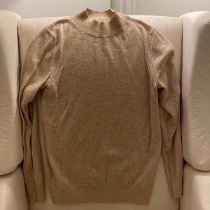 Banana Republic Tan Sweater in great used condition